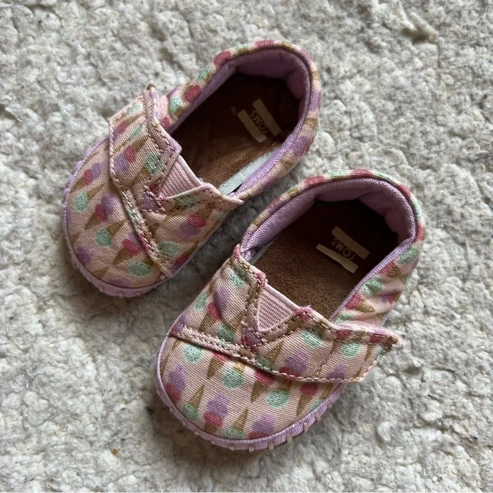 Toms Baby Pink, Purple, Teal, Tan Ice Cream Soft Sole Velcro Closure Shoes Sz 2